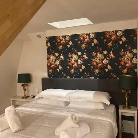 Villiers Apartment *
