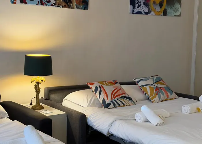 Monceau-levis, Rue Lebouteux - 6 People شقة باريس